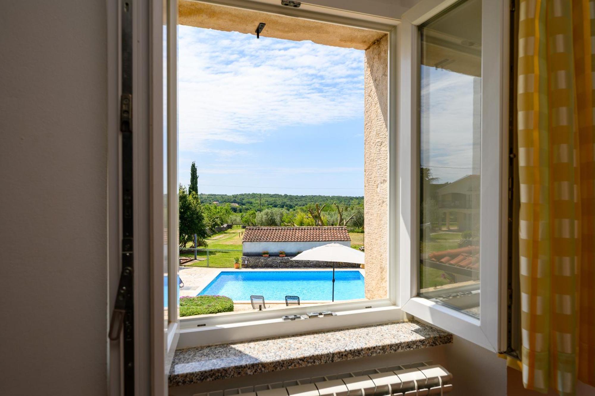 With Swimming Pool Casa Rossa *