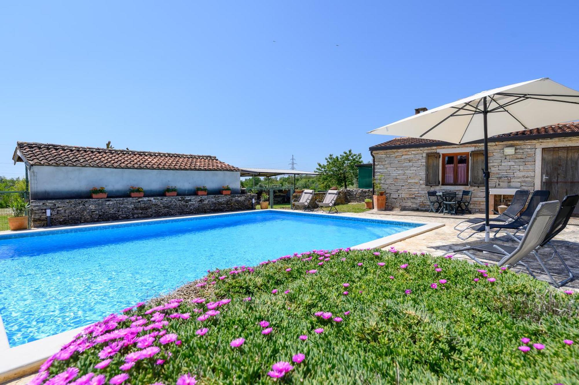 With Swimming Pool Casa Rossa Apartmán