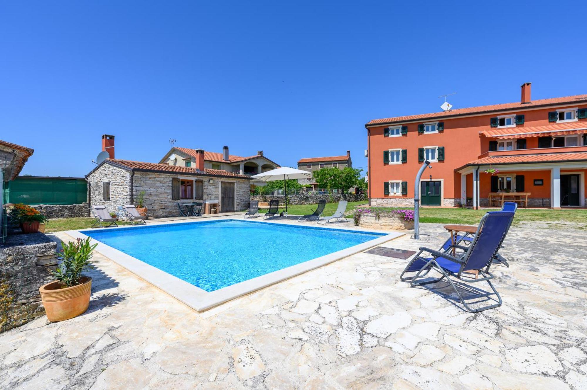 With Swimming Pool Casa Rossa *