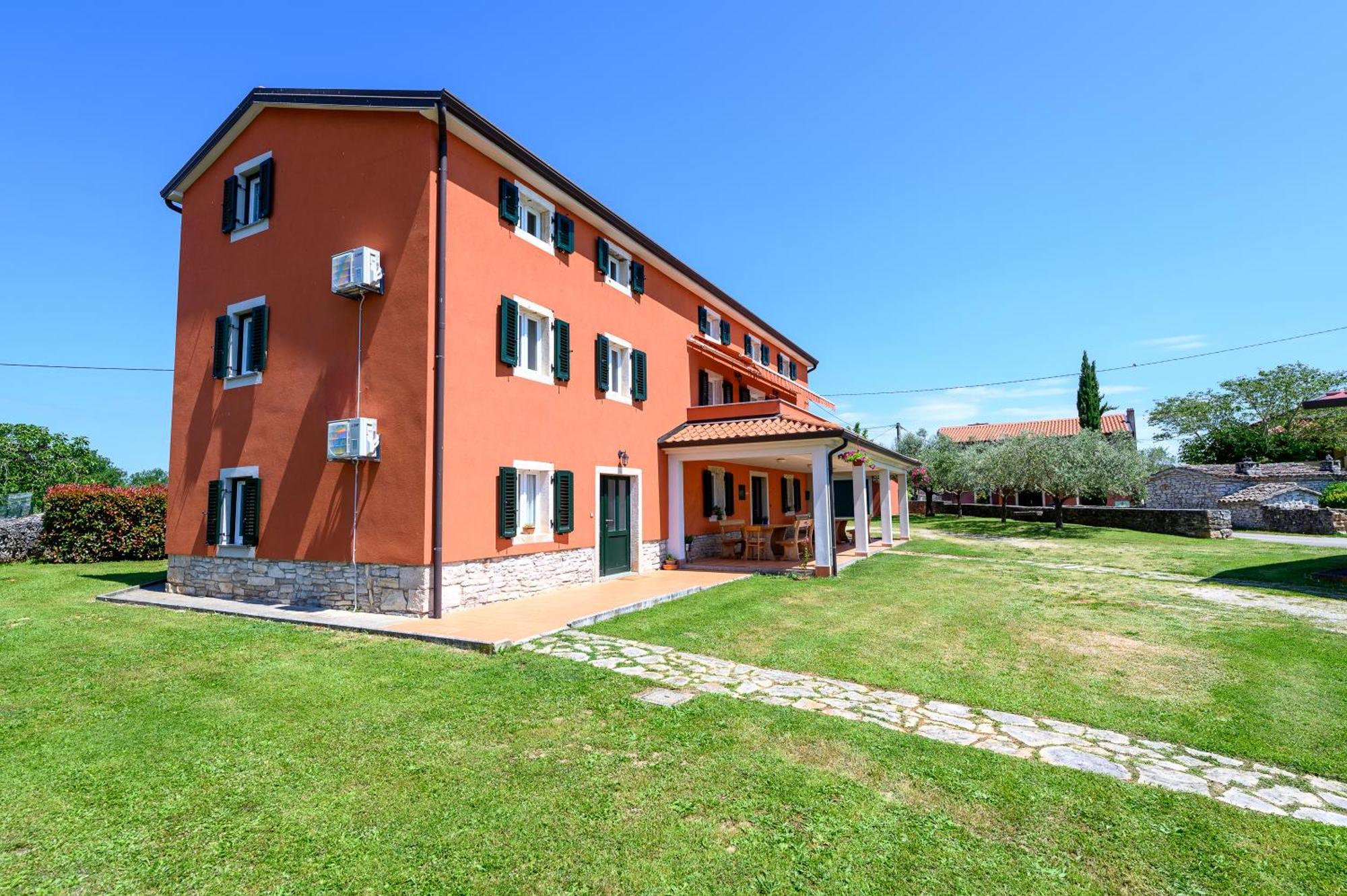 With Swimming Pool Casa Rossa * Umag