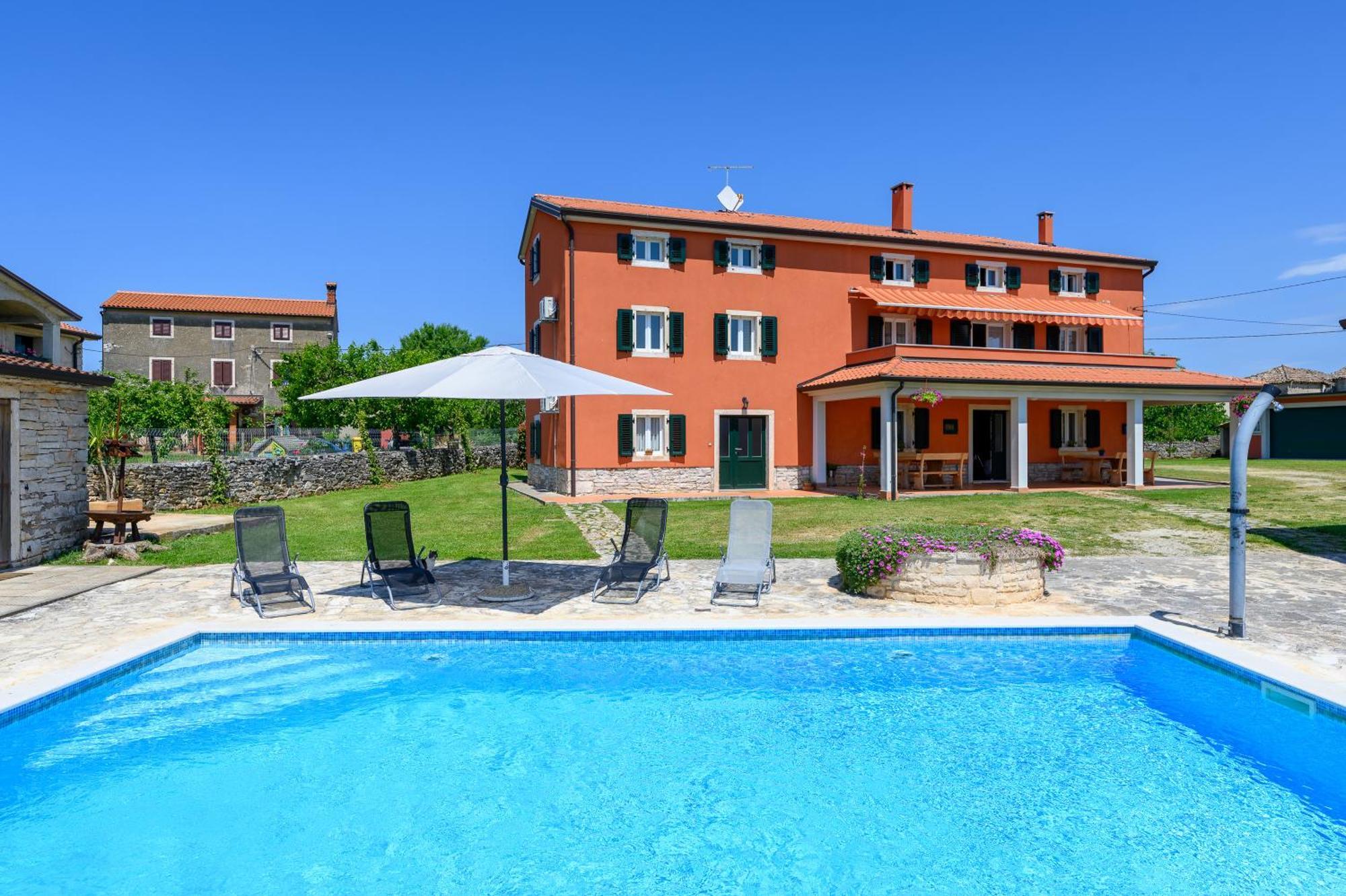 Apartmán With Swimming Pool Casa Rossa